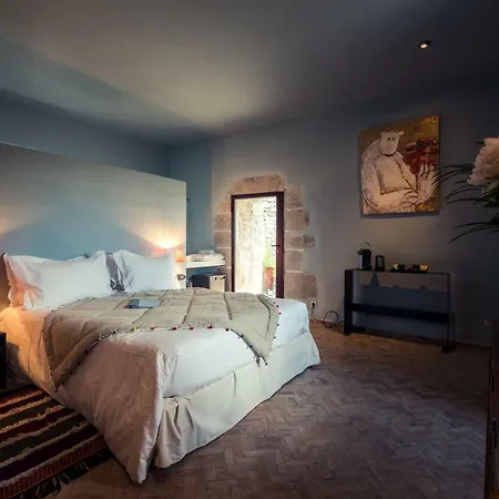 Chateau De Balazuc Guest house *