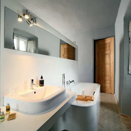 Chateau De Balazuc Guest house Labegude